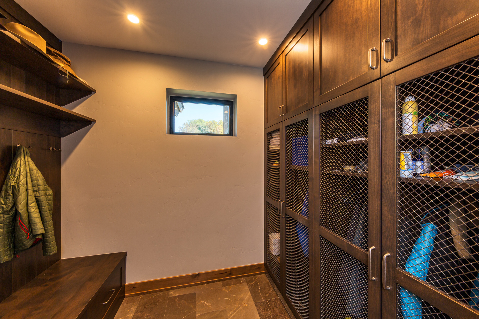 Dailey-Residence-walking-closet